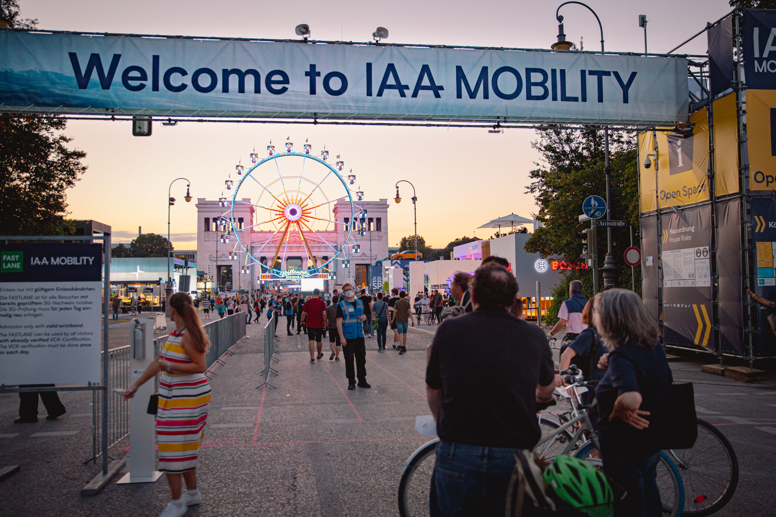 IAA-MOBILITY-2021_01-Impressionen-Abendstimmung_AD-1076-4